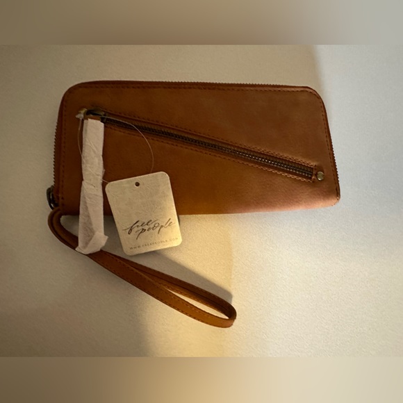 NWT free people wallet - Picture 3 of 3